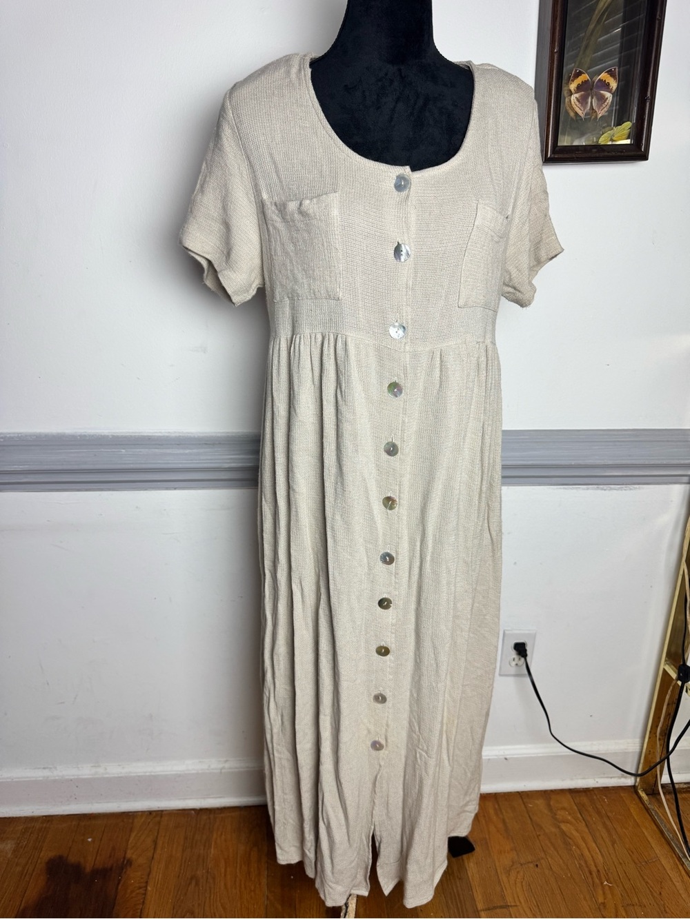 Relaxed Cream Button-Front Maxi Dress with Short Sleeves